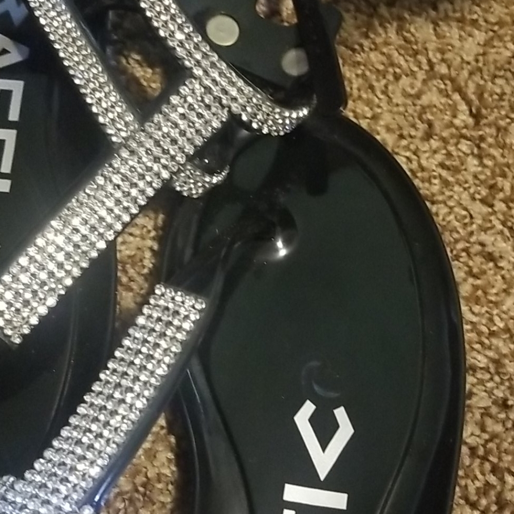 Traffic Sandals - Picture 3 of 4
